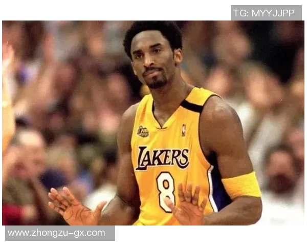 科比布莱恩特传奇生涯回顾与影响力分析：从篮球场到全球偶像的蜕变之路